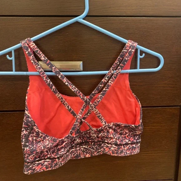 Lululemon Energy Bra size 6 - Picture 2 of 2